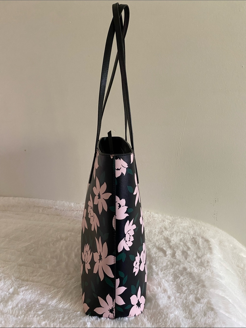 Kate Spade New York Jana Winter Blooms Medium Tote - Picture 5 of 17